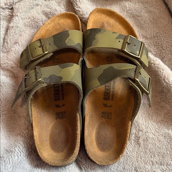 EUC - Birkenstock Arizona Camo Double Buckle Slide Sandals Size 38 - Picture 2 of 9